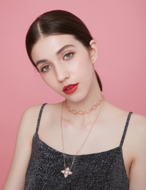 Necklace• Baroque Collection Shape of Snow Necklace
