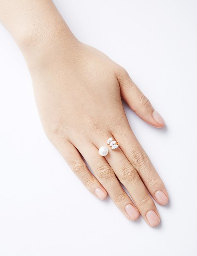 Ring•Fashion Collection  Pearl Glitter Ring