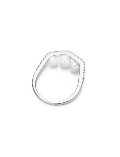 Ring• Diamond Pearls Collection Dazzling Diamond triple Pearls Ring