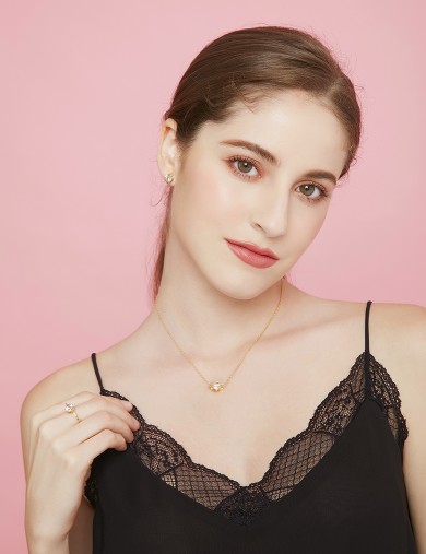 Necklace• Shining Diamond Collection Round Diamond Necklace