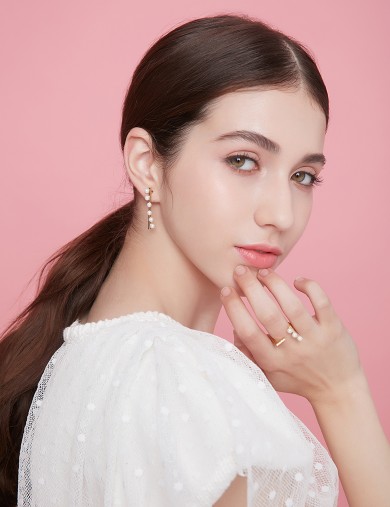 Earrings• Pearls in the Paradise Collection Pearls on the swing Earrubfs