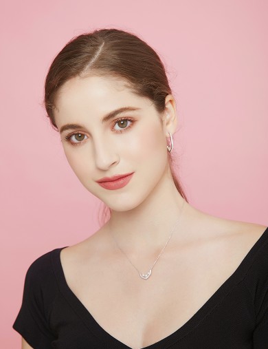 Earrings• Diamond Pearls Collection Curved Diamond Pearl Earrings