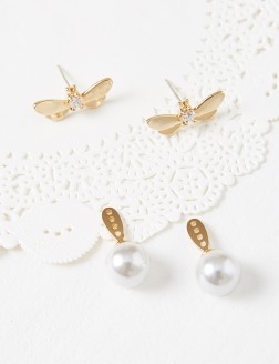 Earrings•Earrings For Fun Collection   Flying Pearl Earrings