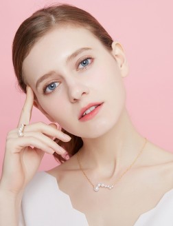 Necklace•Fashion Collection  Waving Pearls Necklace