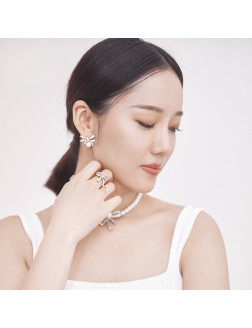 Earrings• Glam Ever X Akiiiko Co-Branded Merchandise Bow pearl earrings