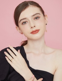 Ring• King&Queen Collection  Golden Queen Ring