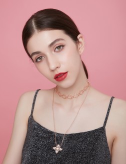 Necklace• Baroque Collection Shape of Snow Necklace