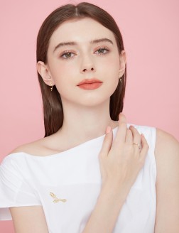 Brooh• Peace of Mind Collection Embrace the Wheat Brooch
