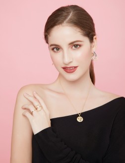 Necklace• Vintage Gold Collection diamond in the sky necklace